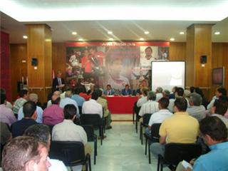 20080612103550-asamble-general-f-penas.jpg